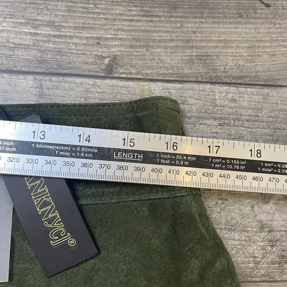 Blank NYC Sun Valley Suede Mini Skirt 31 UK 16 Green Leather Pockets BNWT - Picture 7 of 12